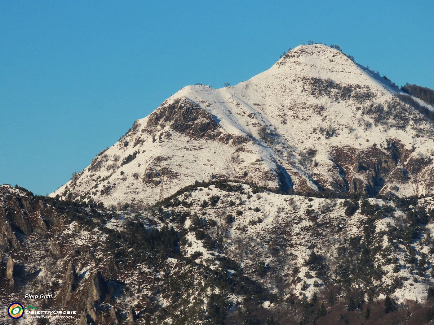 17 Monte Gioco (1366 m) innevato.JPG